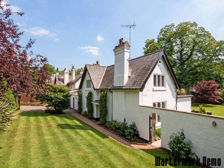 2 bed house - Image# 1
